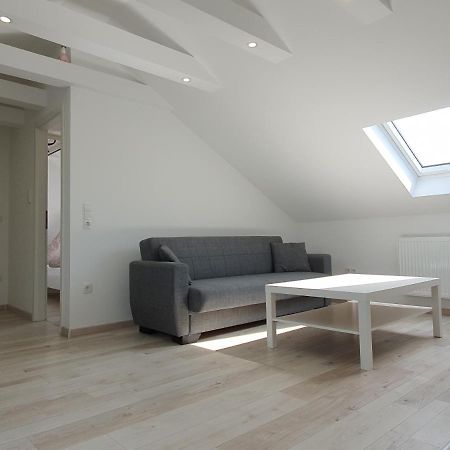 Ruhige Und Moderne 2-Zi. Wohnung Kulsheim Exterior foto